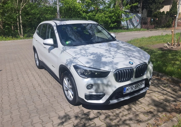 BMW X1 cena 72900 przebieg: 181876, rok produkcji 2017 z Pruszków małe 326